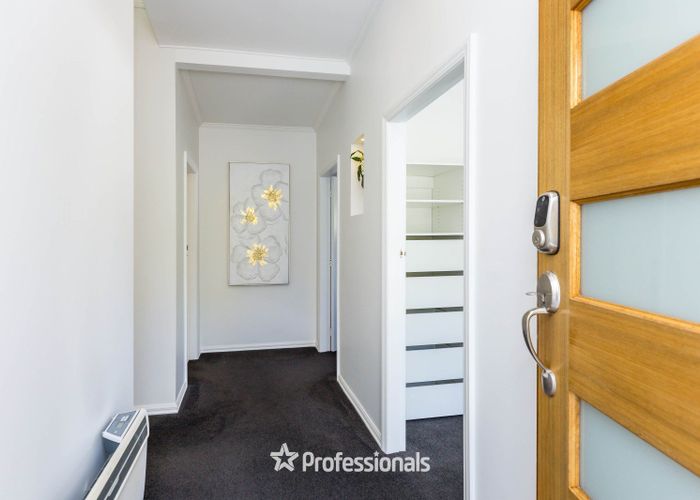  at 6 Fendalton Crescent, Pinehaven, Upper Hutt, Wellington