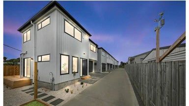  at 90A Seymour Road, Sunnyvale, Auckland