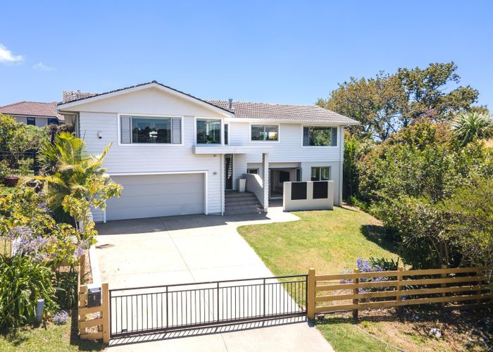  at 8 Page Point, Mellons Bay, Auckland