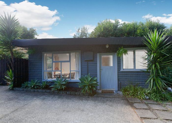  at 1/240 Godley Road, Titirangi, Waitakere City, Auckland