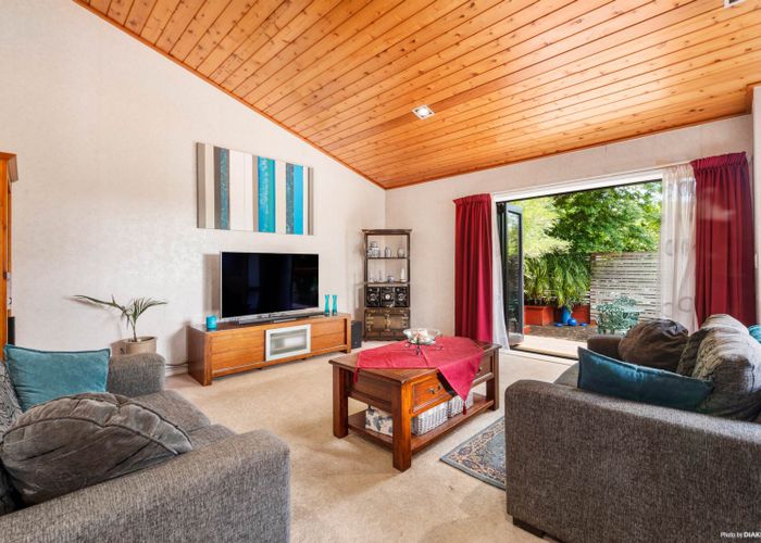  at 9 Mahoe Glade, Pukekohe