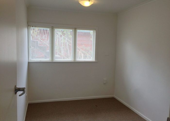  at 2/19 Thatcher Street, Mission Bay, Auckland City, Auckland