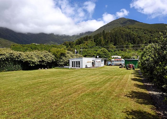  at 20 Esplanade, Okiwi Bay, French Pass