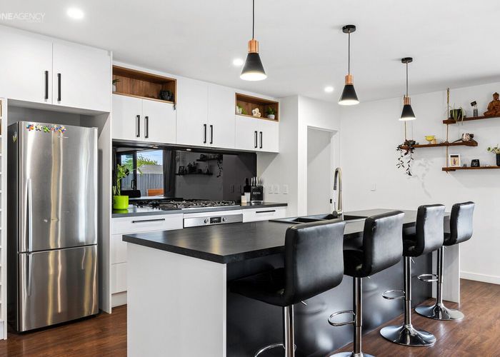  at 71 Gladstone Road, Woodend, Woodend