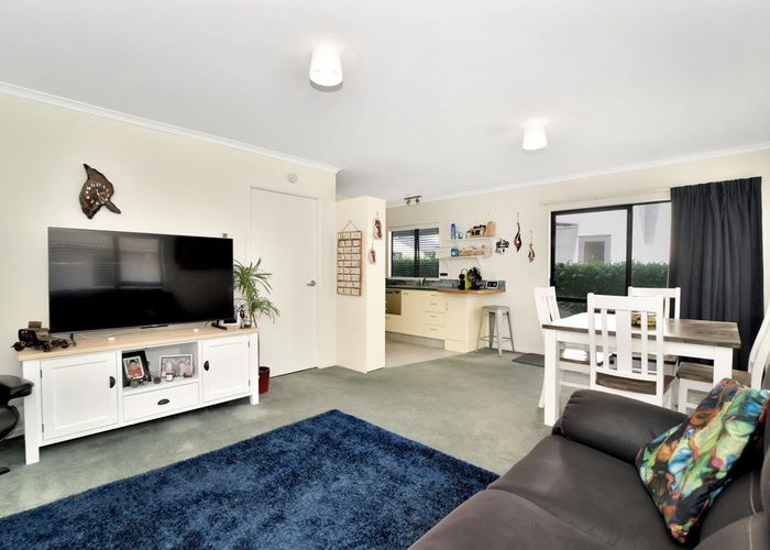  at 8E Heath Street, Mount Maunganui