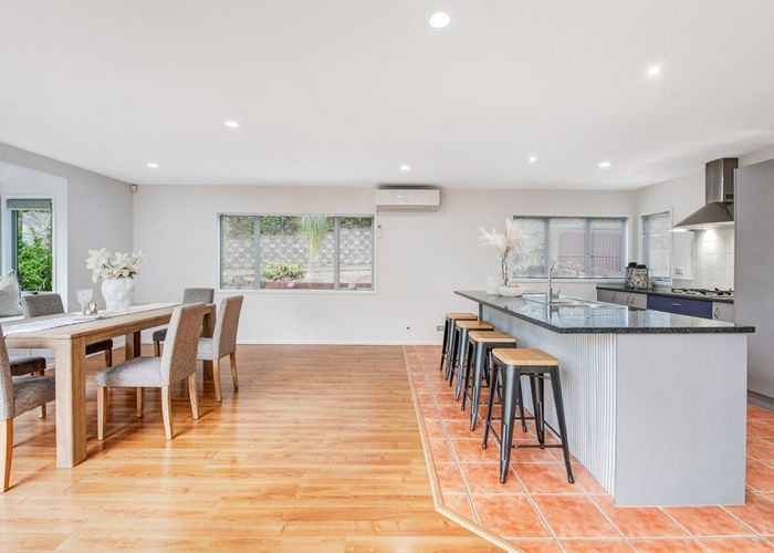  at 9 Springwater Vale, Unsworth Heights, North Shore City, Auckland