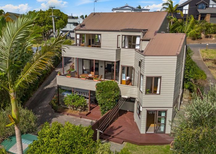  at 33 Penzance Road, Mairangi Bay, North Shore City, Auckland