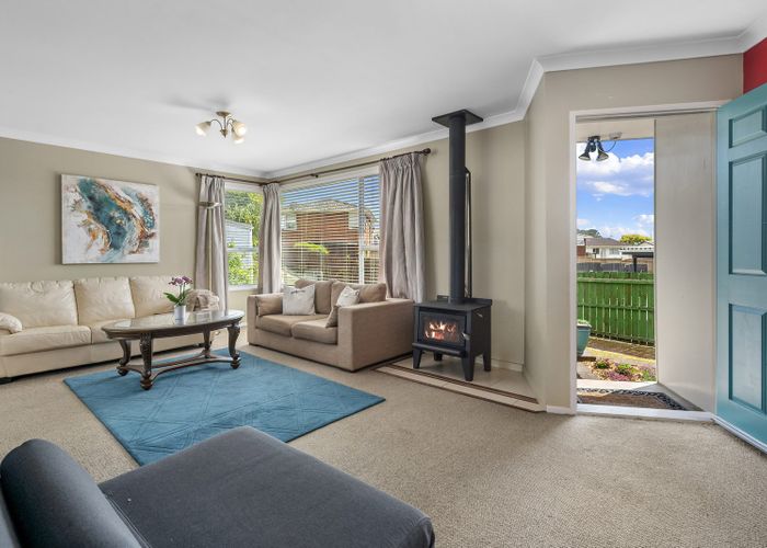  at 25 Felgrove Street, Glendene, Waitakere City, Auckland