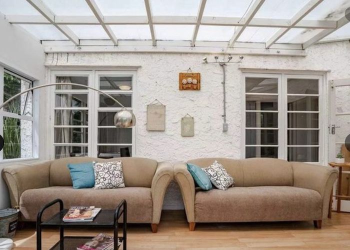  at 886 Mount Eden Road, Three Kings, Auckland