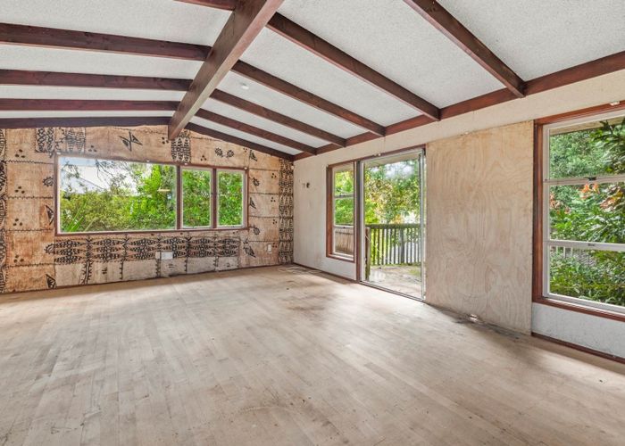  at 274 Beach Road, Campbells Bay, North Shore City, Auckland