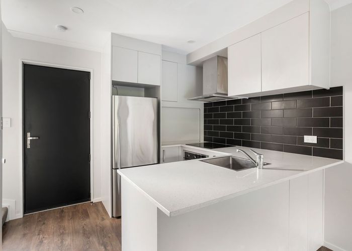  at 6 Wharara Lane, Massey, Waitakere City, Auckland