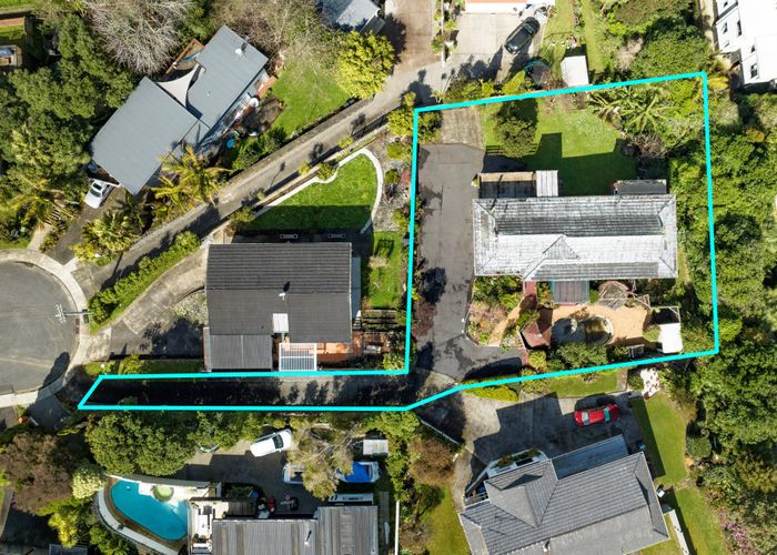  at 11 Rendcomb Place, Hillsborough, Auckland