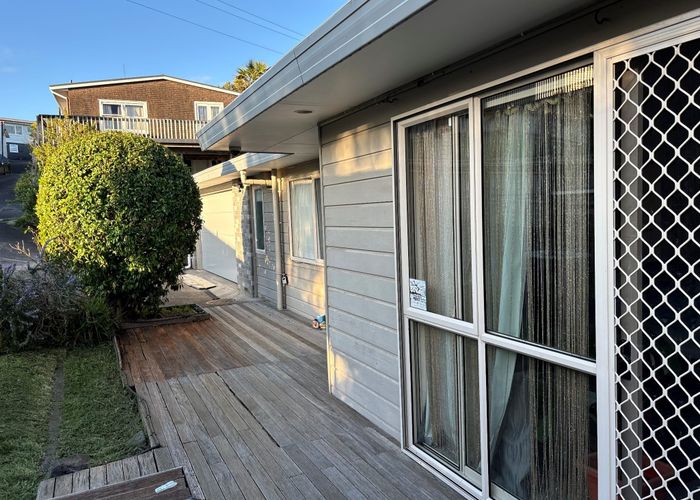  at 40A EDGEWORTH RD, Glenfield, Auckland