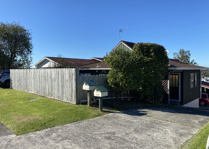  at 1/19 Marcel Place, Glenfield, North Shore City, Auckland