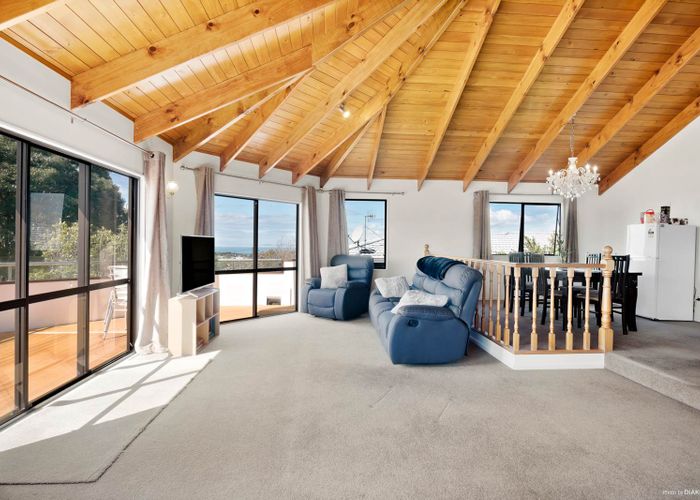  at 1/718 East Coast Road, Pinehill, Auckland