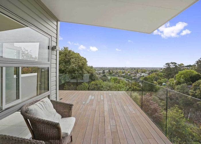  at 33D Hackthorne Road, Cashmere, Christchurch City, Canterbury