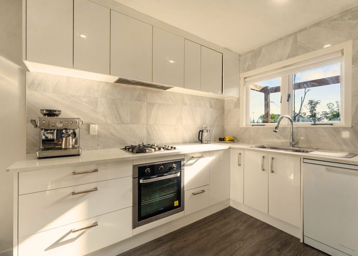  at 8 Becroft Drive, Forrest Hill, North Shore City, Auckland