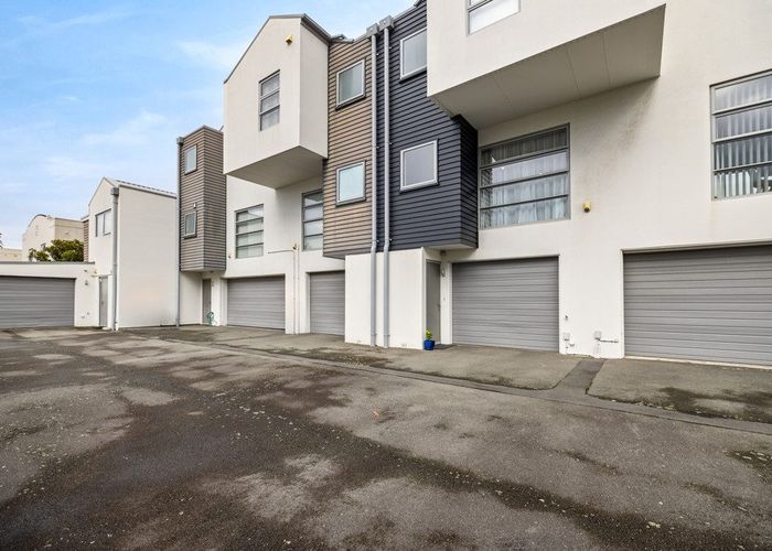  at 42C Devon Street, Sydenham, Christchurch City, Canterbury