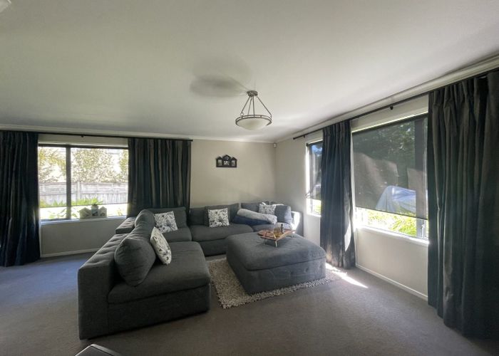  at 14 Oakway Drive, Schnapper Rock, Auckland