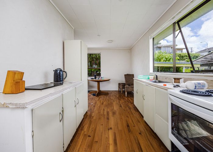  at 2 Harrington Road, Henderson, Waitakere City, Auckland