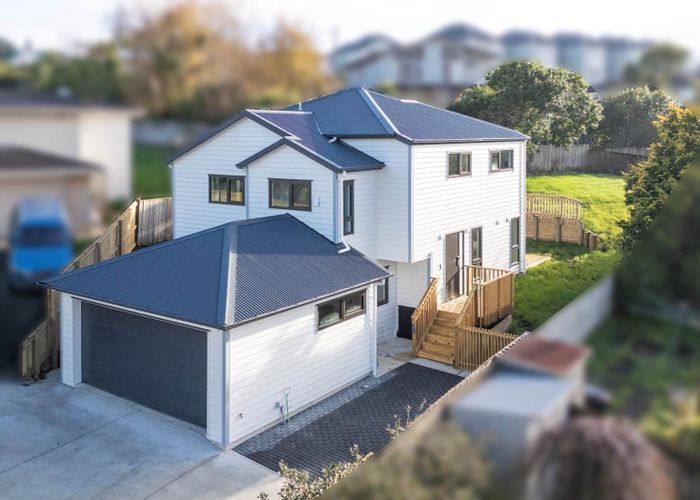  at 16 Millstream Drive, Henderson, Waitakere City, Auckland