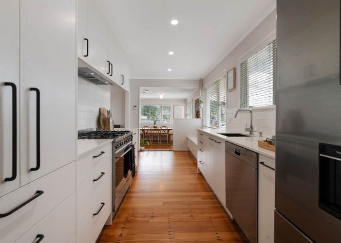  at 16  Wheatley Avenue, Pakuranga, Manukau City, Auckland