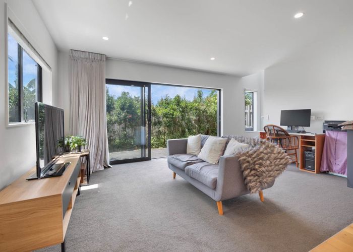 at 23E Chippendale Crescent, Birkdale, North Shore City, Auckland