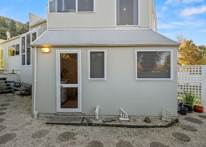  at 9A Avoca Valley Road, Heathcote, Christchurch City, Canterbury
