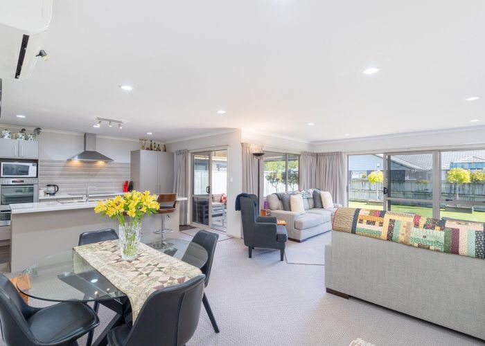  at 10 Sunstone Crescent, Brown Owl, Upper Hutt