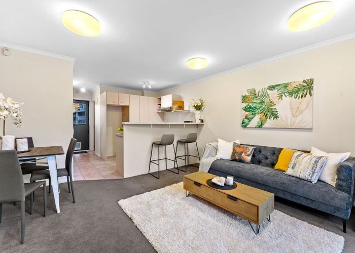  at 30/5 Carolina Place, Albany, North Shore City, Auckland