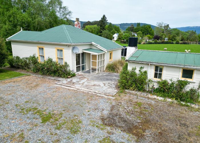  at 12 Weardale Street, Beaumont