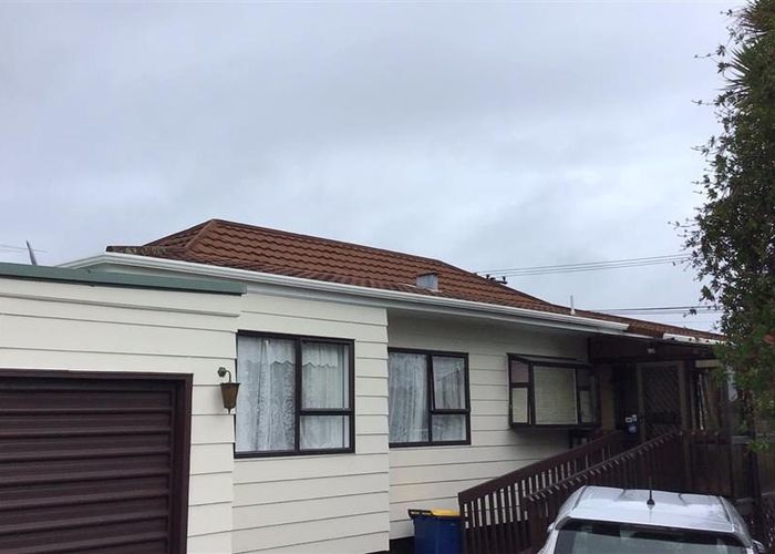  at 1/27 College Road, Northcote, North Shore City, Auckland