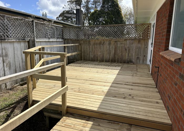  at 2/8 Edgewater Drive, Pakuranga, Manukau City, Auckland