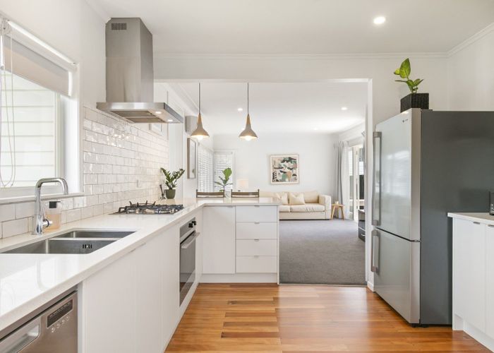  at 1/232 East Coast Road, Forrest Hill, Auckland