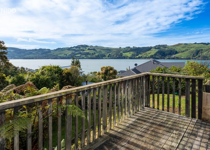  at 18 Athol Place, Ravensbourne, Dunedin
