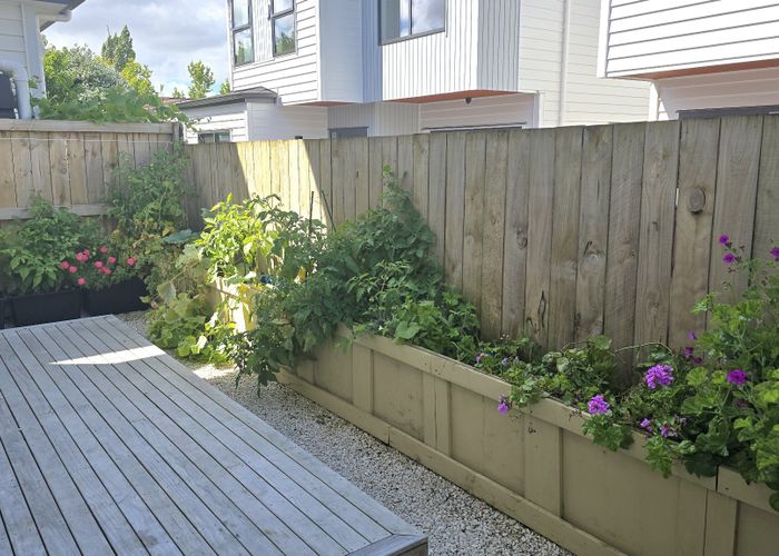  at 143c Seabrook Ave, New Lynn, Waitakere City, Auckland