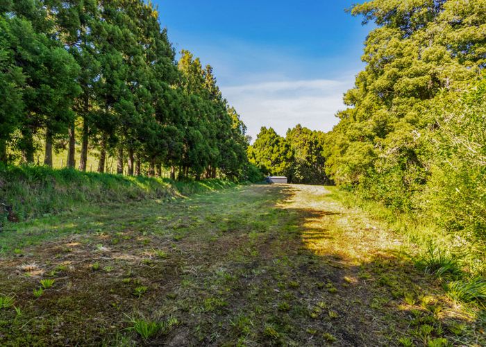  at 565 Whitford Road, Howick