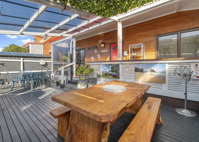  at 2/8 Leven Lane, Totara Heights, Manukau City, Auckland