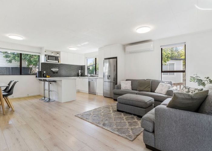  at 2/63A Colwill Road, Massey, Waitakere City, Auckland