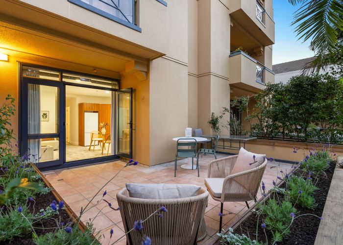  at 10/9 Bute Road, Browns Bay, North Shore City, Auckland