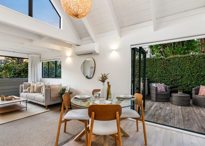  at 110 Bassett Road, Remuera, Auckland