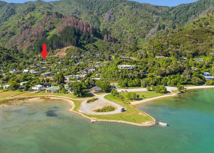  at 18 Brough Place, Ngakuta Bay