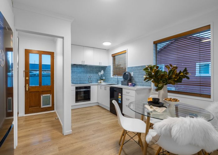  at 2/110 Barbour Street, Waltham, Christchurch City, Canterbury