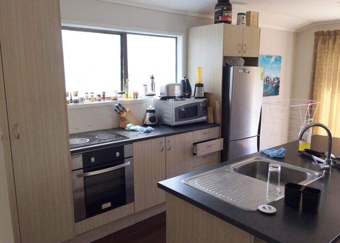  at 15 Glenvale Place, Glenfield, North Shore City, Auckland