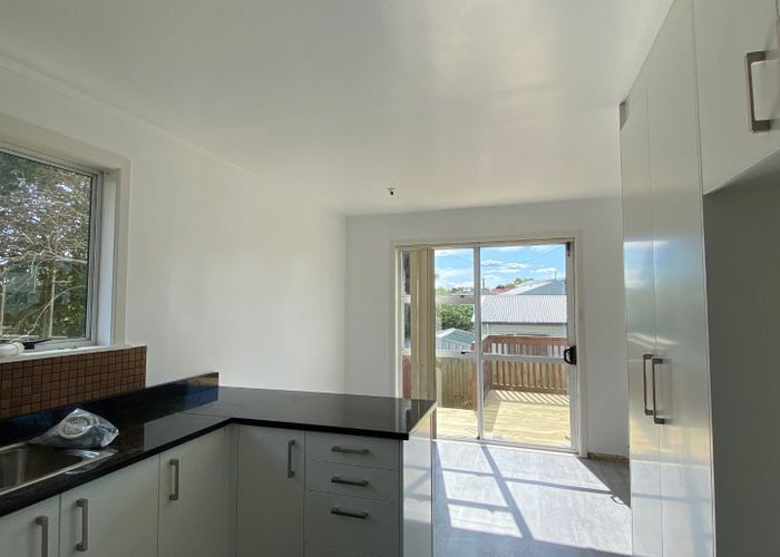  at 126 View Road, Sunnyvale, Waitakere City, Auckland