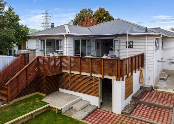  at 7 Saxton Road, Upper Vogeltown, New Plymouth