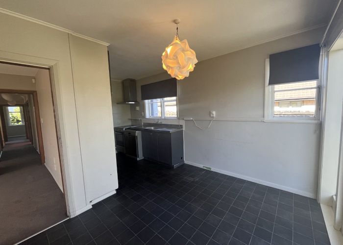  at 6 Newall Avenue, Bryndwr, Christchurch City, Canterbury