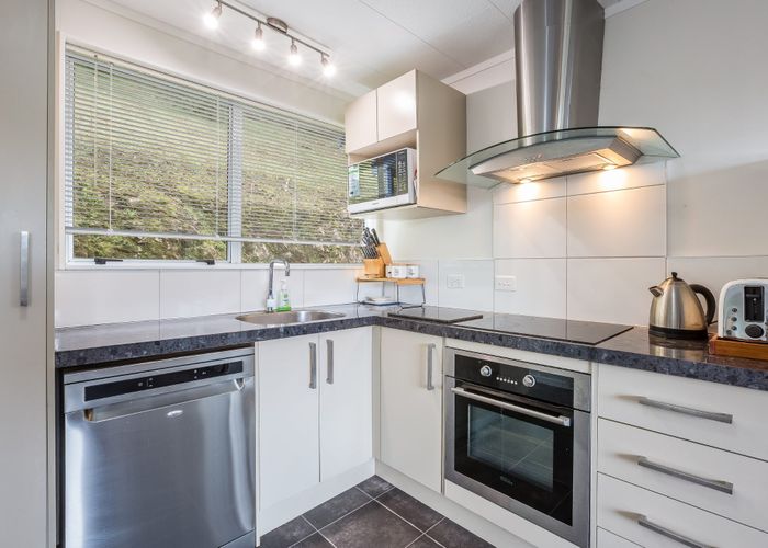  at 3/7 Venus Place, Whitby, Porirua