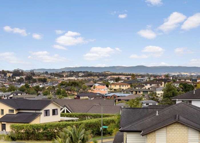  at 56 Corricvale Way, Northcross, Auckland