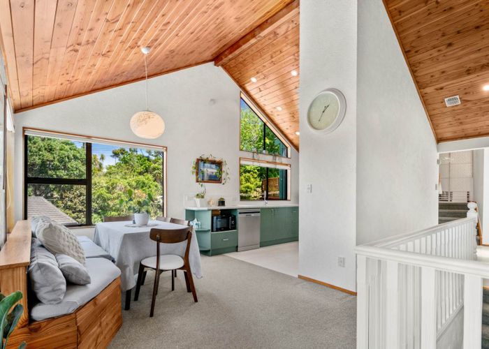  at 961 East Coast Road, Torbay, North Shore City, Auckland